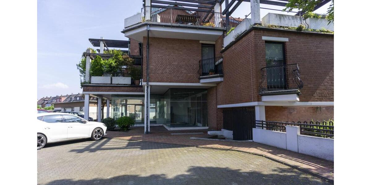 Gewerbeimmobilie, nutzbar als Ladenlokal, Ausstellungsfläche, Praxis zimmer