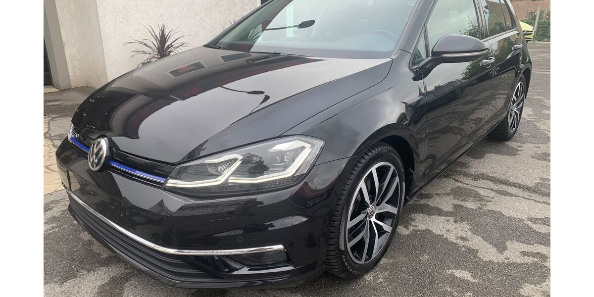 VW Golf 107.400 km 14.550 &euro; Düsseldorf 40231