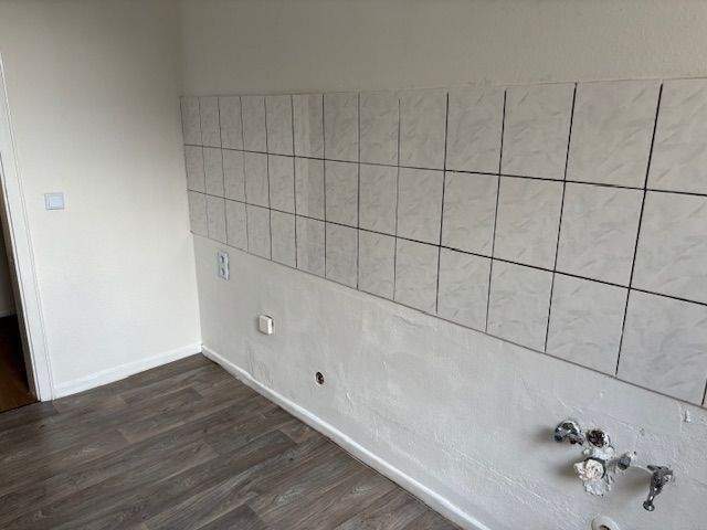 Hell - Gepflegt - 3 Räume - Küche - Diele - Wannenbad mit Fenster - ruhige Lage 3 zimmer