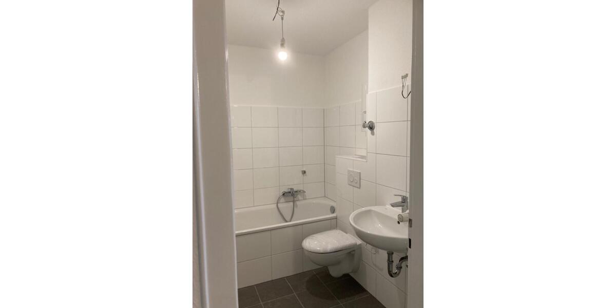 Nichtraucher -EG -Whg. in Ob-Klosterhardt, Erstbezug n. Sanierung 3 zimmer