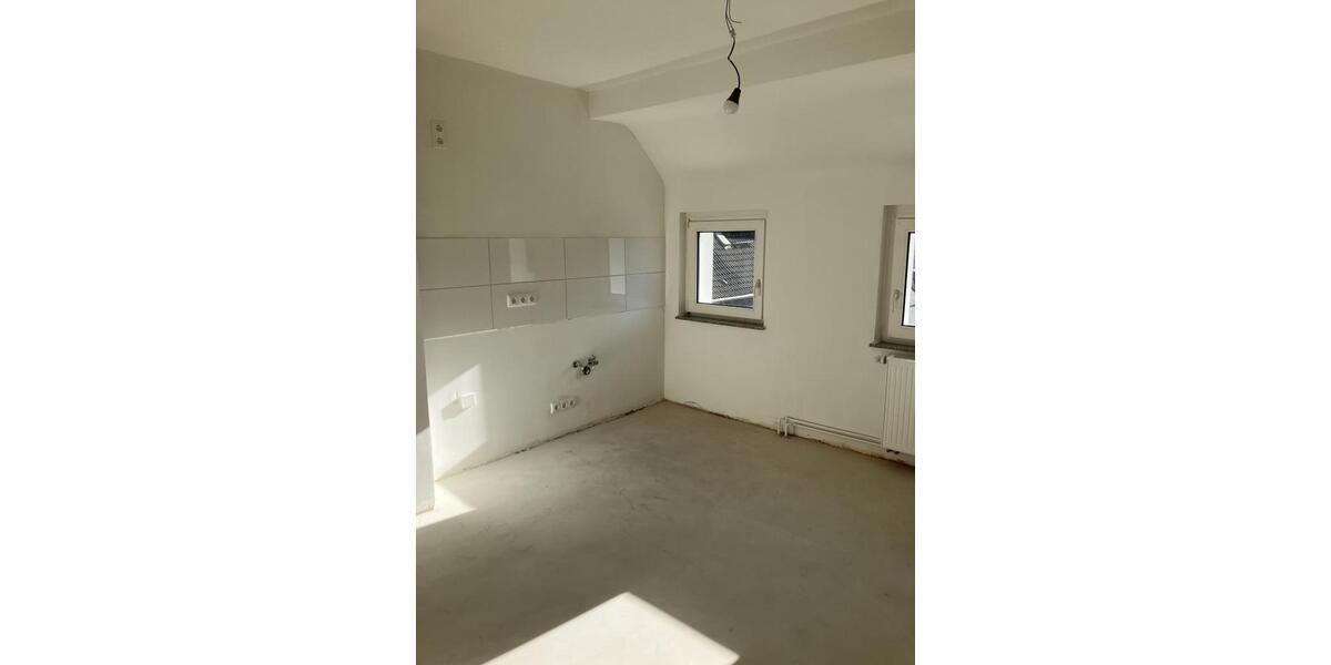 Dachgeschoßwohnung Duisburg Mittelmeiderich - 3.5 Zimmer, 69 m&sup2;, 517&euro; | Angebot:26129868