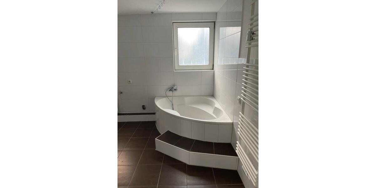 Gemütliche 2-Zimmer-Dachgeschosswohnung mit Gartenmitbenutzung 2 zimmer