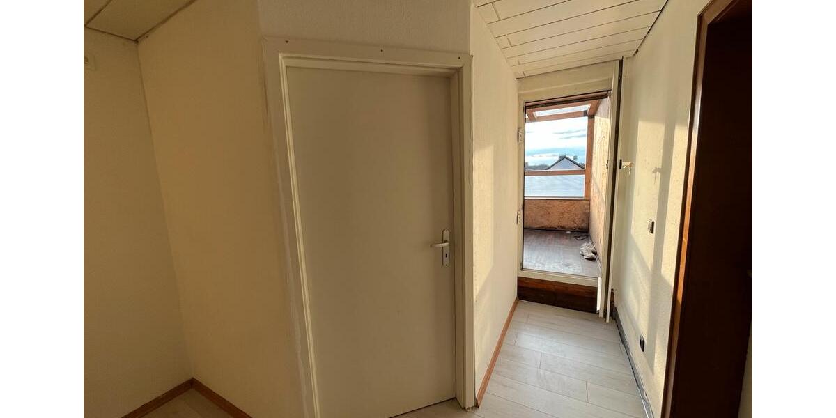 Dachgeschoßwohnung Bochum Bochum-Mitte - 1 Zimmer, 20 m&sup2;, 400&euro; | Angebot:25625225