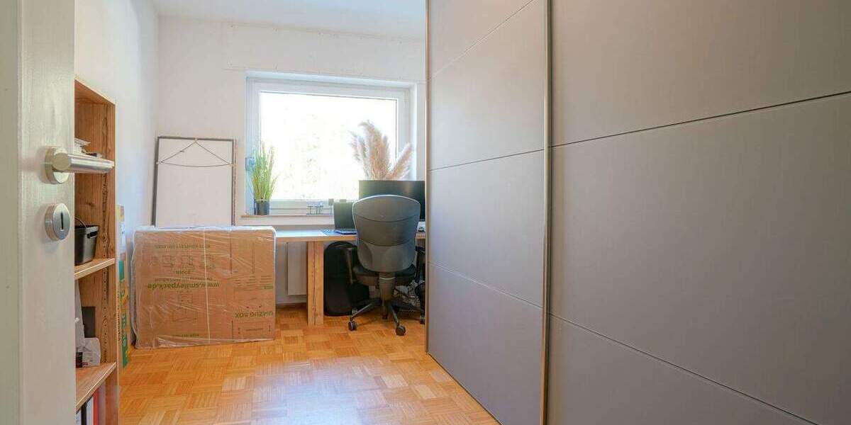Etagenwohnung Mülheim an der Ruhr Saarn - 3 Zimmer, 94 m&sup2;, 1.300&euro; | Angebot:25399868