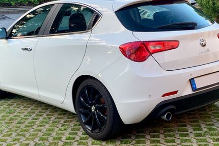 Alfa Romeo Giulietta 93.010 km 9.900 &euro; Sprockhövel 45549