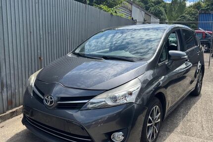 Toyota Verso 189.000 km 6.899 € Essen 45143