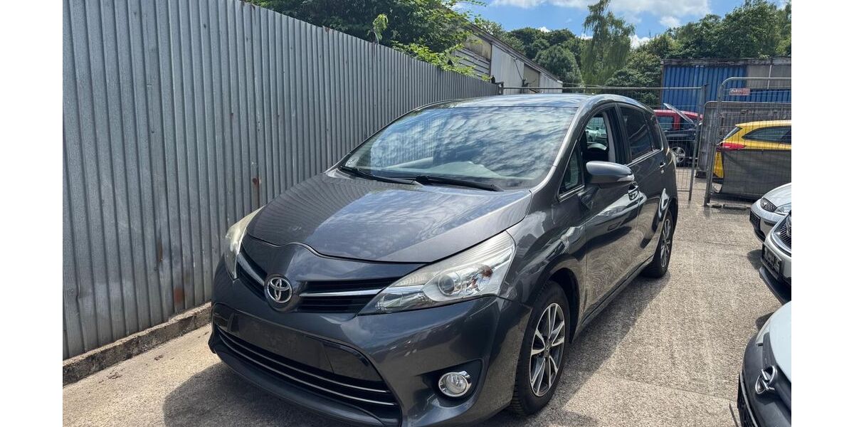Toyota Verso 189.000 km 6.899 € Essen 45143