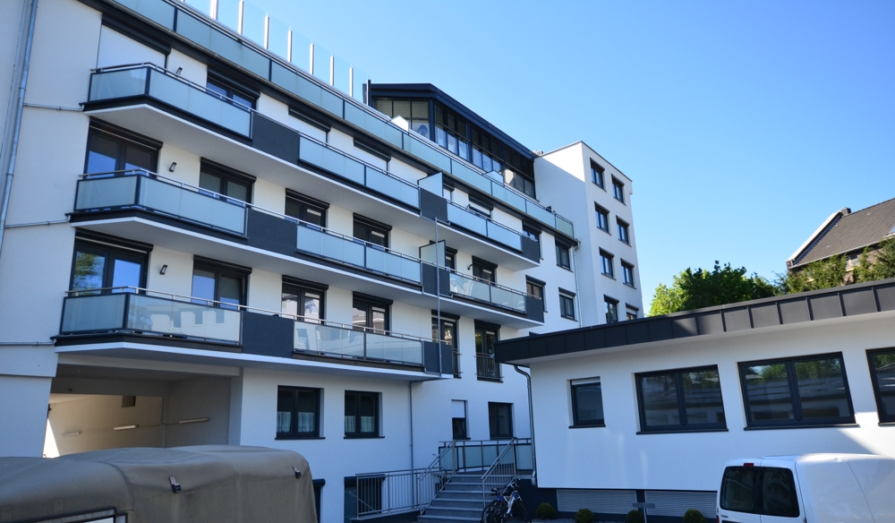 Moderne und großzügige 5 Zimmer-Wohnung über zwei Etagen mit separatem Eingang und Einbauküche - Maisonettenwohnung Düsseldorf Heerdt | Angebot:26971454