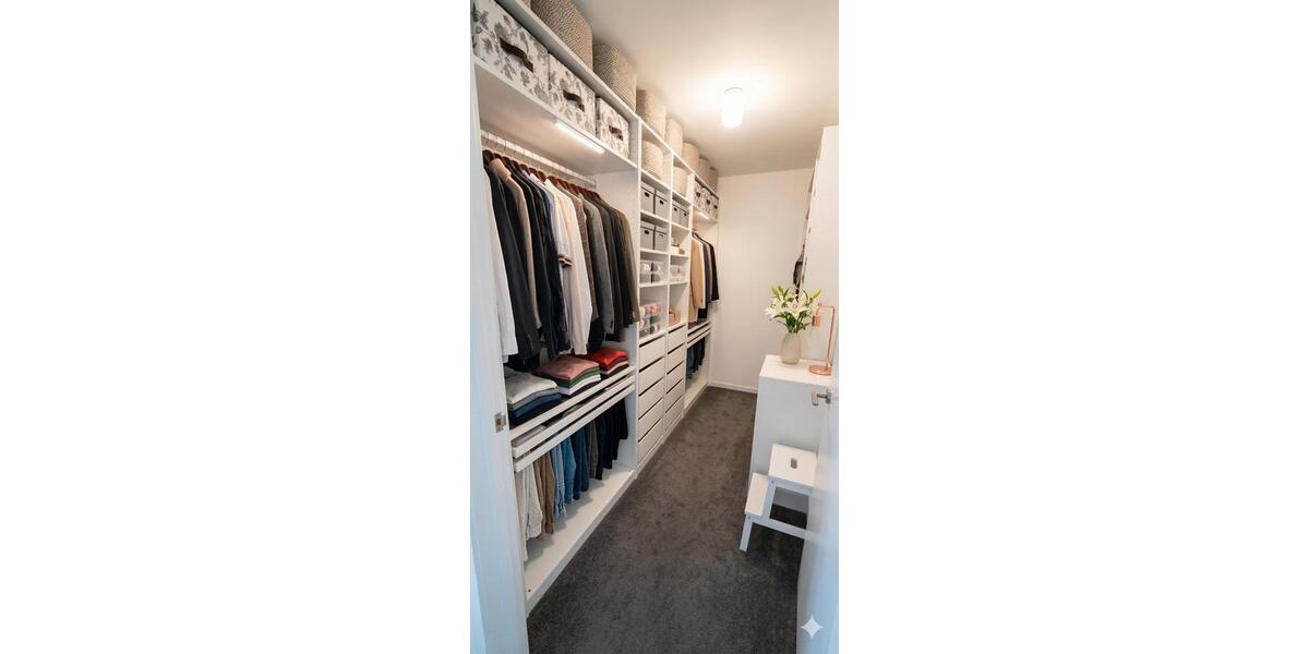 Einfamilienhaus Wesel - 8 Zimmer, 200 m&sup2;, 2.750&euro; | Angebot:26595947
