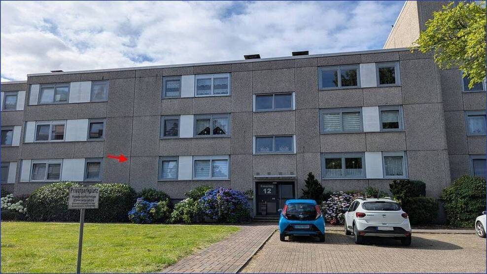 Schöne VierraumWohnung mit Balkon und Pkw-Stellplatz in beliebter Lage