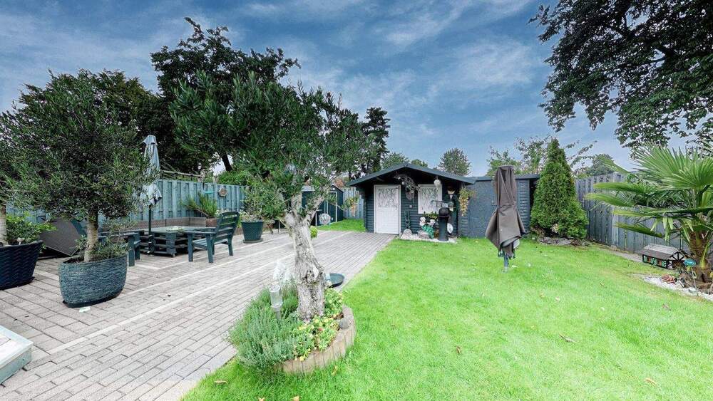 Design trifft Wohlgefühl - exklusiv modernisiertes Refugium mit Pool und Gartenidylle 3 zimmer