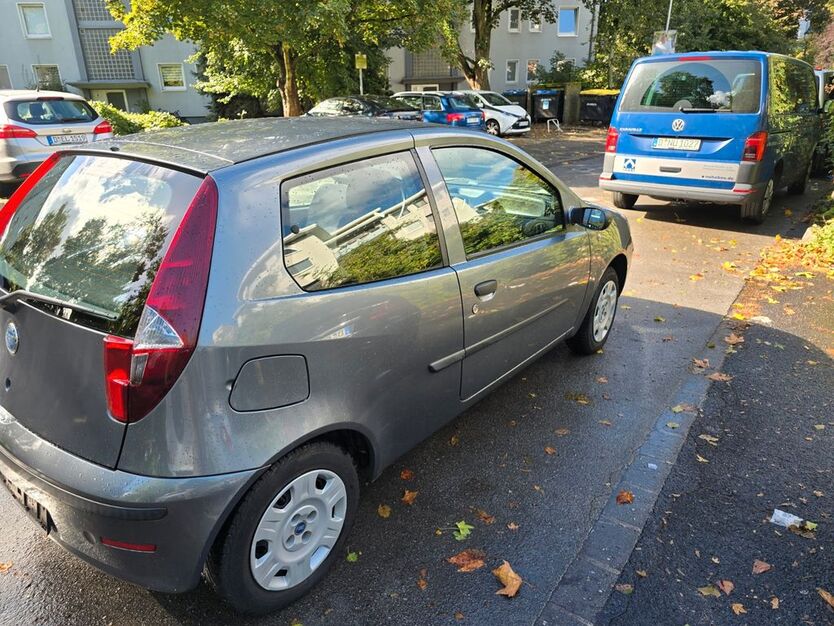 Fiat Punto 50.371 km 2.199 € Düsseldorf 40237