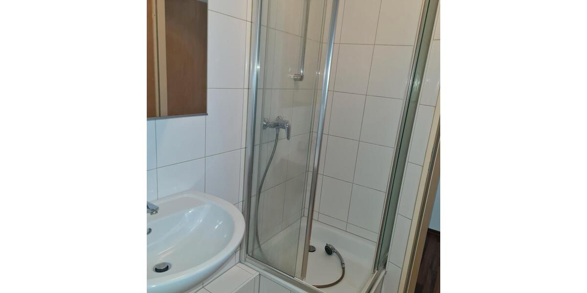 Dachgeschoßwohnung Krefeld Dießem - 2 Zimmer, 40 m&sup2;, 400&euro; | Angebot:26313871