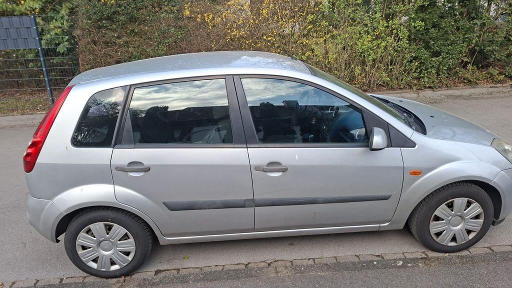 Ford Fiesta 205.000 km 2.500 &euro; Gladbeck 45964