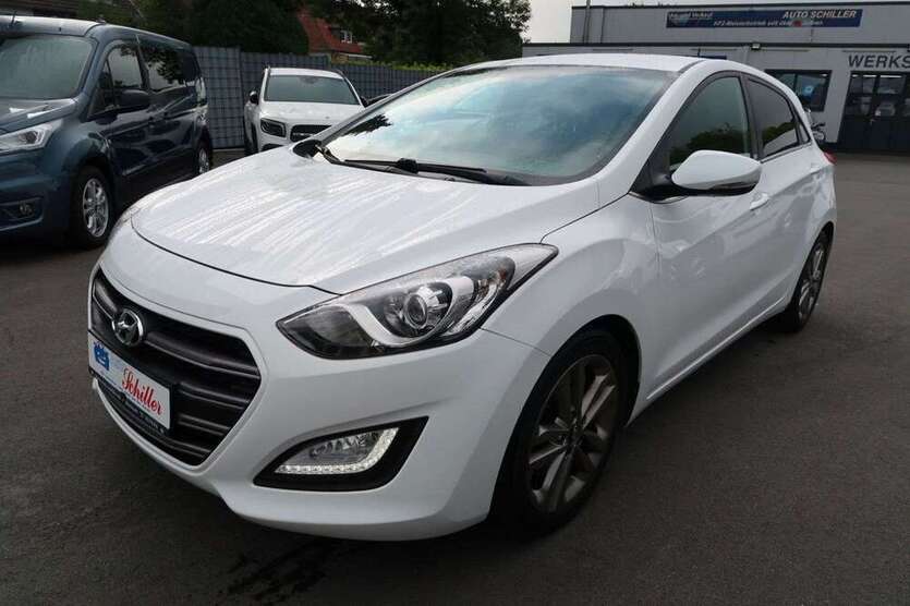 i30