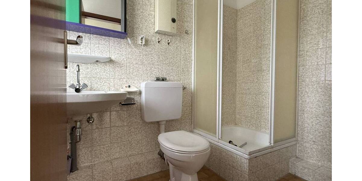 Etagenwohnung Krefeld Cracau - 4 Zimmer, 138 m&sup2;, 203.000&euro; | Angebot:26902305