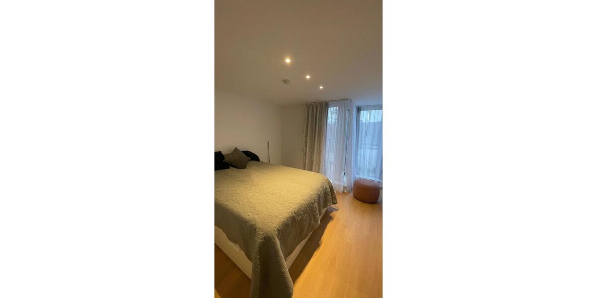 Dachgeschoßwohnung Düsseldorf Derendorf - 4 Zimmer, 123 m&sup2;, 1.750&euro; | Angebot:25343371