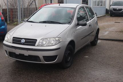 Fiat Punto 117.893 km 750 &euro; Duisburg 47169
