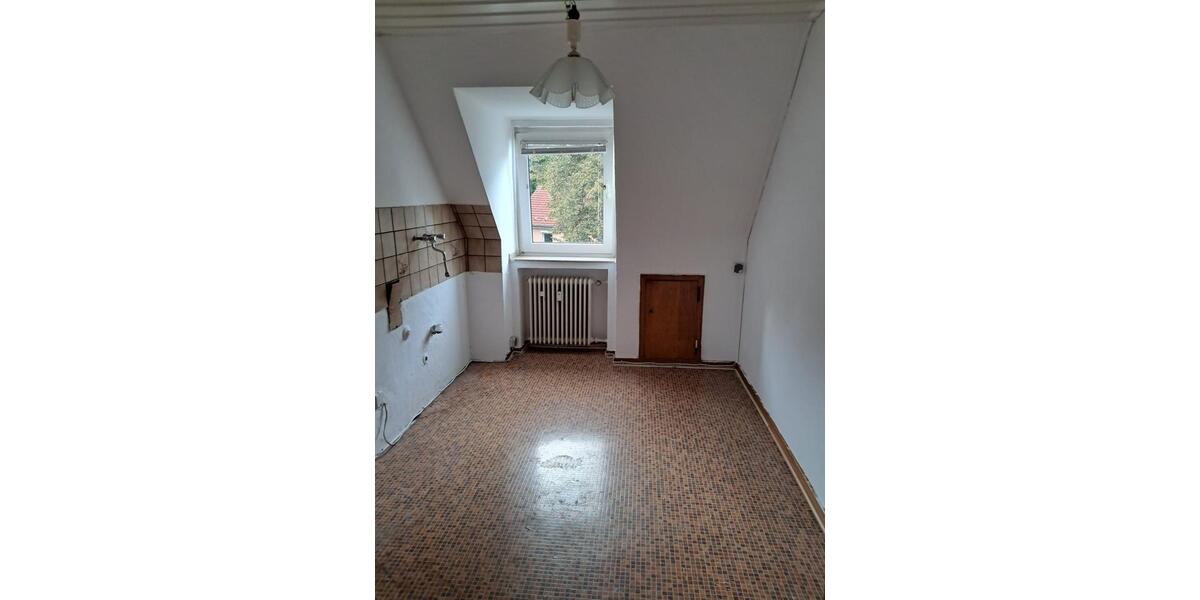 ! Vier ZKB * HWR * Keller und Garten-Mitnutzung ! 4 zimmer