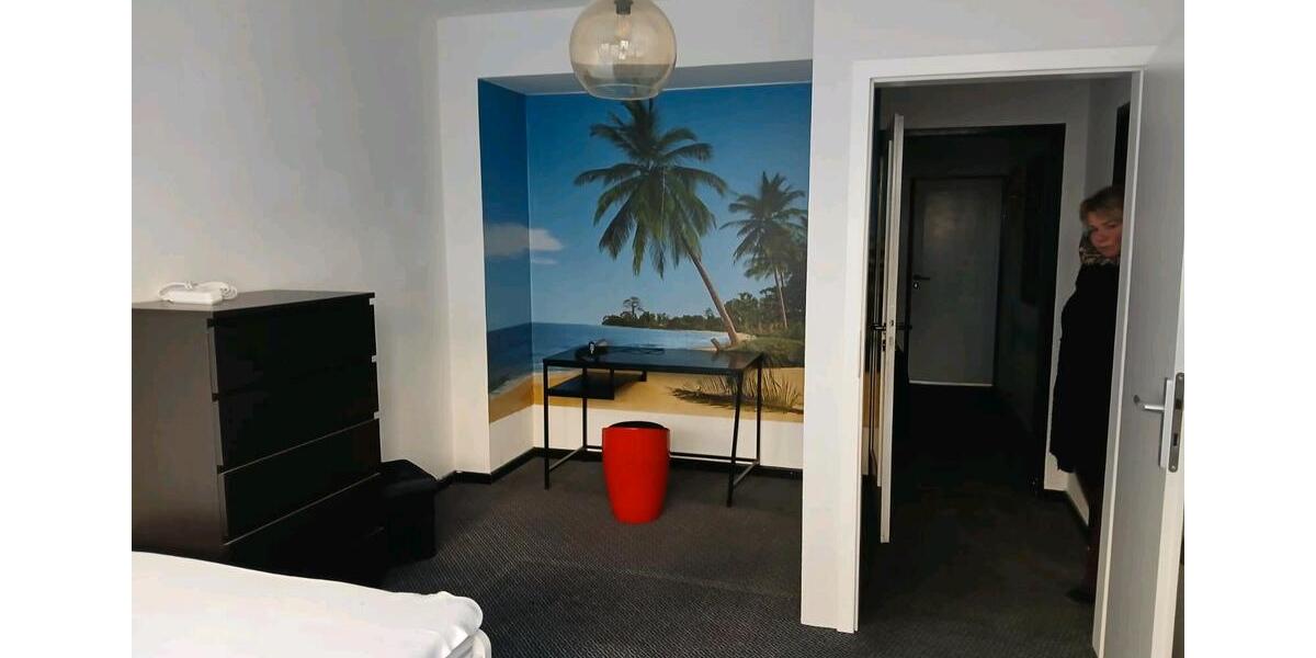 Möblierte WG Zimmer ruhig, aber zentral 5 zimmer