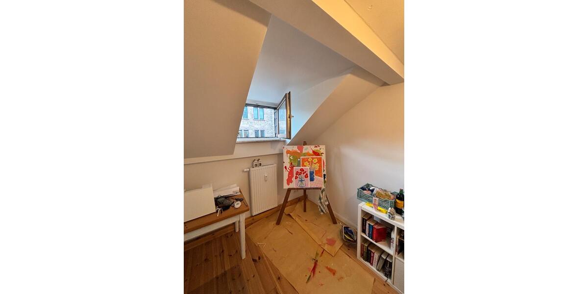 Dachgeschoßwohnung Duisburg Laar - 3 Zimmer, 77 m&sup2;, 895&euro; | Angebot:25352216