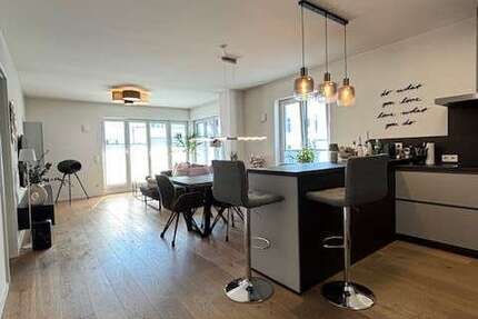 Wohnung zum Mieten in Düsseldorf 2.280 € 115 m² 3 zimmer