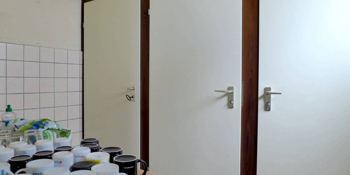 Imposantes Mehrfamilienhaus mit separatem Hintergebäude in zentraler Lage von Velbert. zimmer