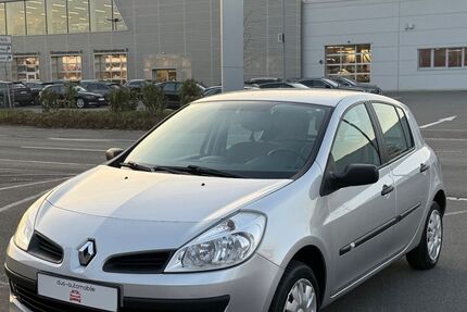 Renault Clio 32.348 km 4.490 &euro; Düsseldorf 40233