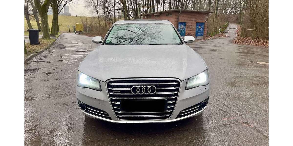 Audi A8 224.000 km 15.900 &euro; duisburg 47179