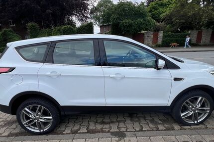 Ford Kuga 62.000 km 15.499 &euro; Bottrop 46244