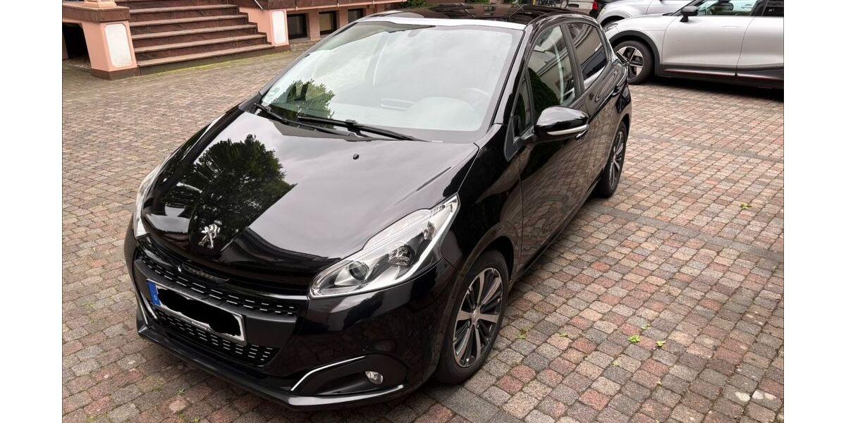 Peugeot 208 90.000 km 7.000 &euro; Düsseldorf 40223