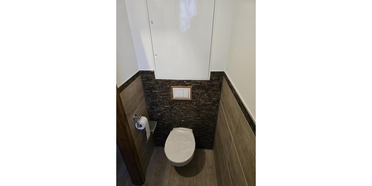 Modernes Reihenendhaus nebst 2 Garagen, Küche, Garten 4 zimmer