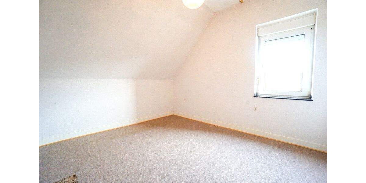 Rheinberg-Ossenberg: Sanierungsbedürftiges Schmuckstück 5 zimmer