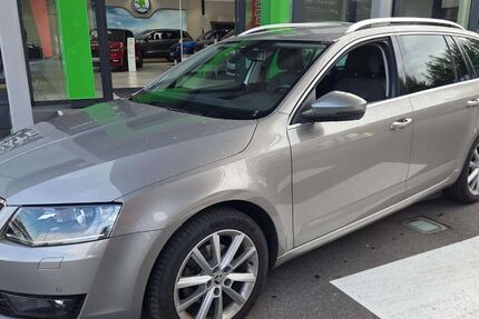 Skoda Octavia 121.200 km 14.880 € Essen 45326
