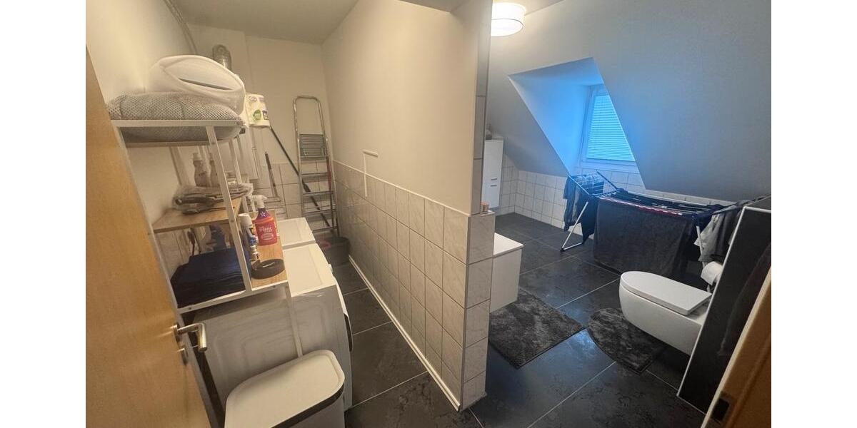 Dachgeschoßwohnung Gelsenkirchen Gelsenkirchen-West - 2.5 Zimmer, 70 m&sup2;, 120.000&euro; | Angebot:24751825