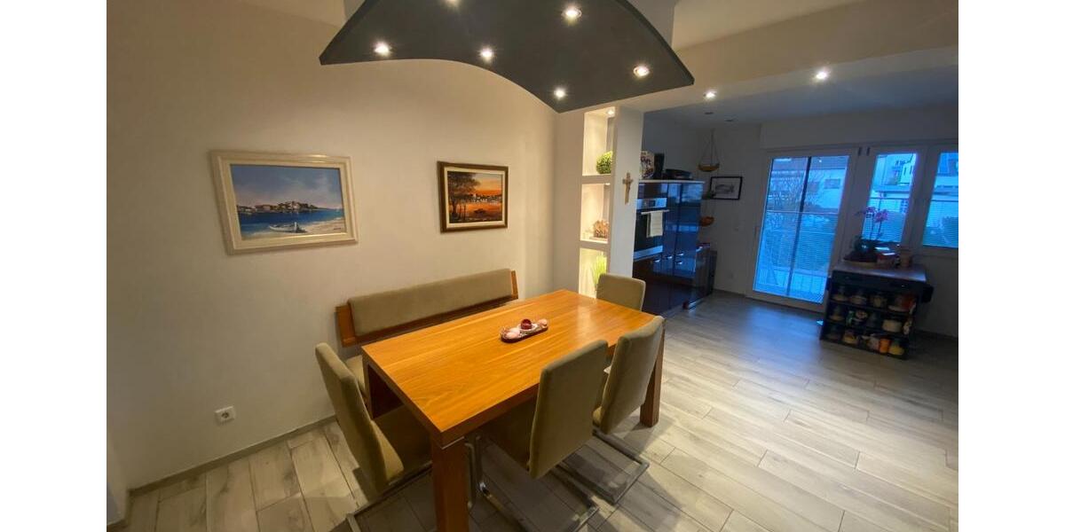 kernsaniertes Traumhaus mit schönem Garten, Pool und Partyraum 7 zimmer