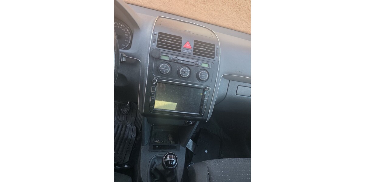 VW Touran 194.000 km 1.150 &euro; Dinslaken 46535