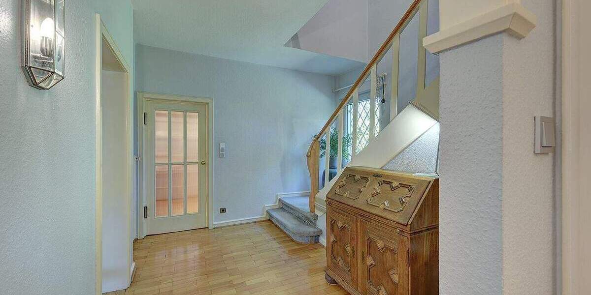 Großzügiges Einfamilienhaus mit weitläufigem Garten und Erweiterungspotenzial 6 zimmer