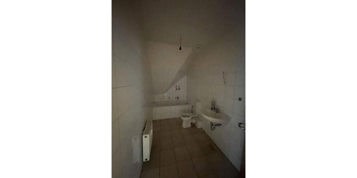 Helle 3,5-Zimmer-Dachgeschosswohnung mit ca. 80?m² in Gelsenkirchen-Bismarck - ab sofort bezugsfrei 3 zimmer