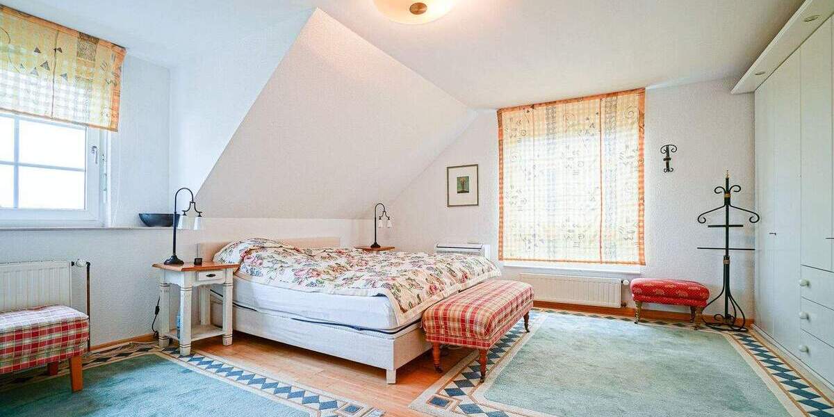 Familienfreundliches Wohnen in Saarn: Stilvolle Doppelhaushälfte mit Garten, Kamin und Garage 4 zimmer