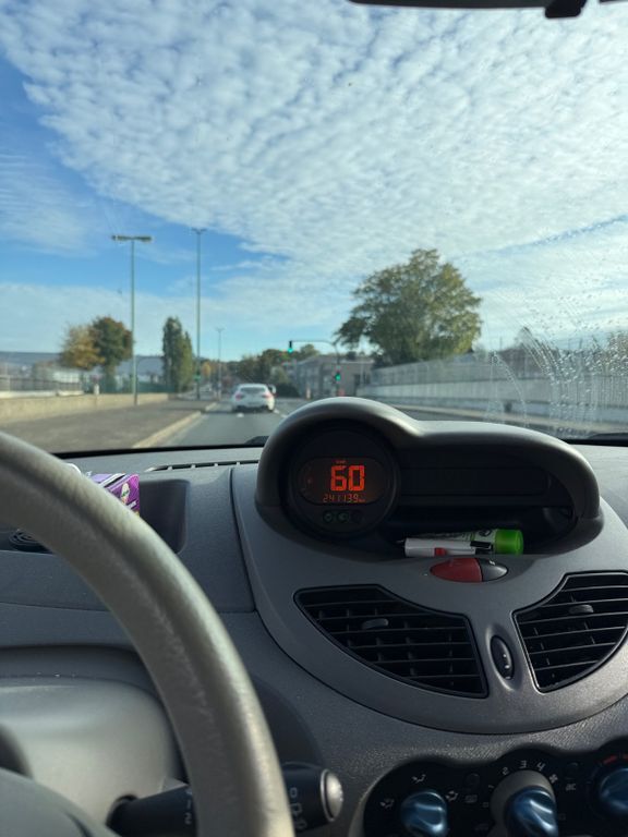 Renault Twingo 241.000 km 750 € Essen 45307