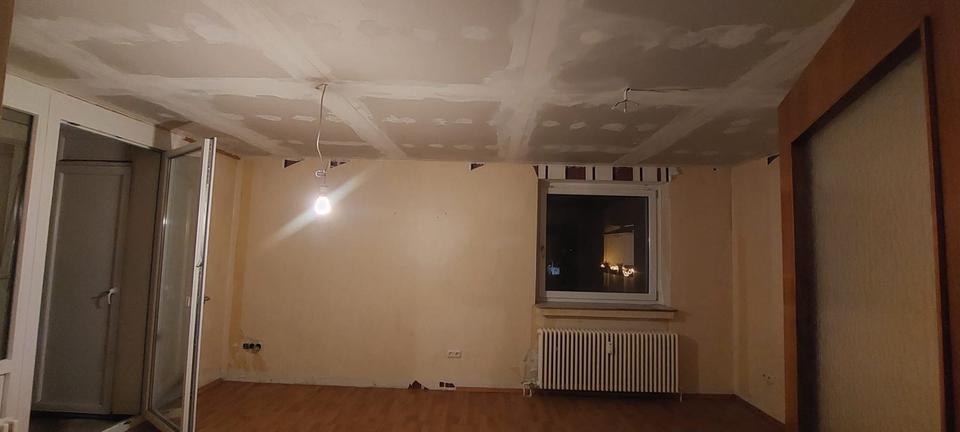 Teilsanierte 93m2 Erdgeschosswohnung mit 3,5 Zimmer 3.5 zimmer