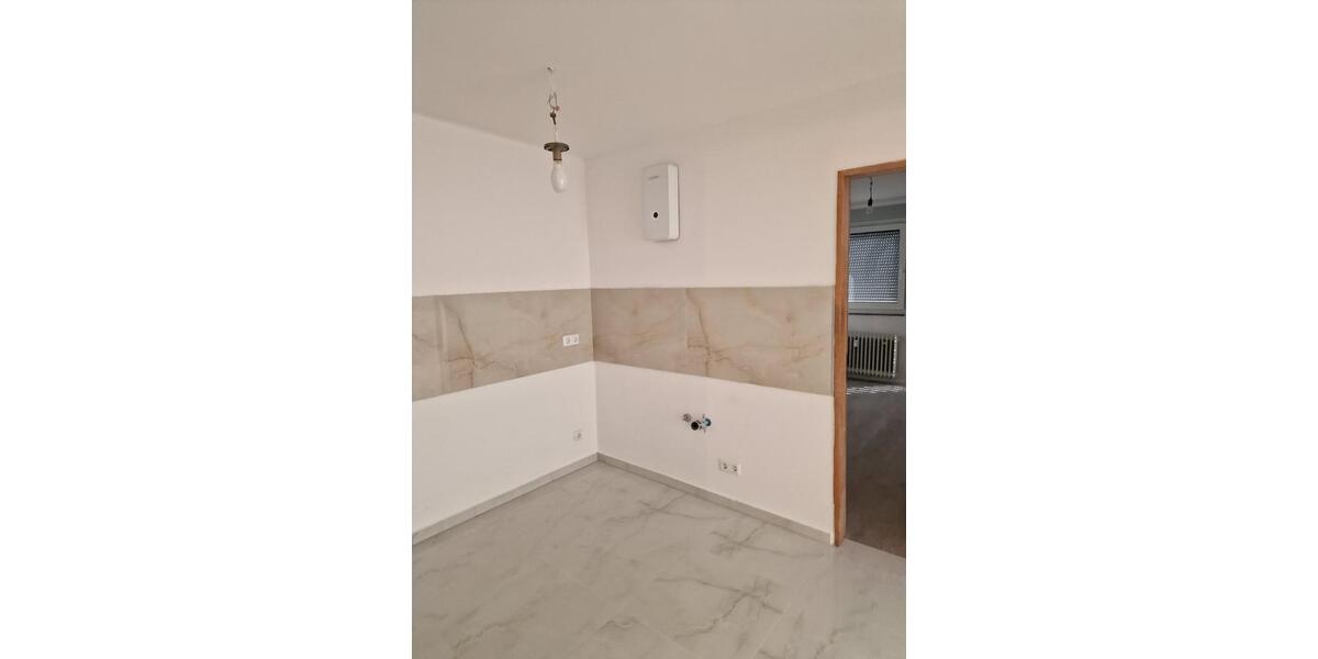 Neusanierte und großzügige 4-Zi.EG-Wohnung mit Terrasse & Garten 4 zimmer