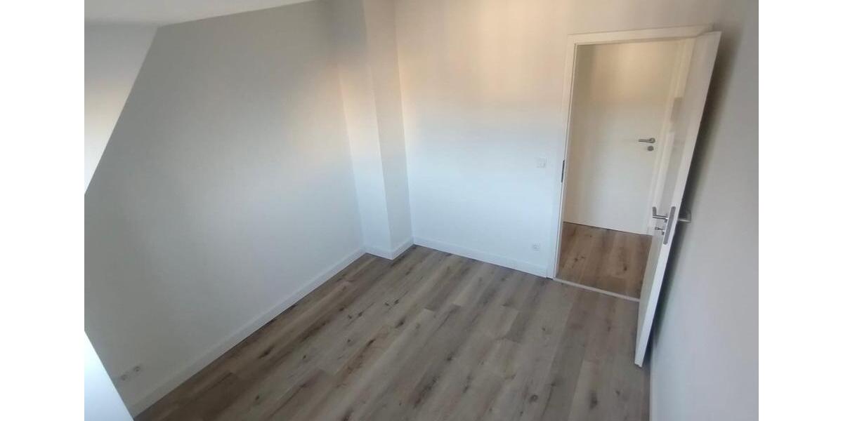 Dachgeschoßwohnung Oberhausen Alstaden - 3 Zimmer, 64 m&sup2;, 690&euro; | Angebot:25407432