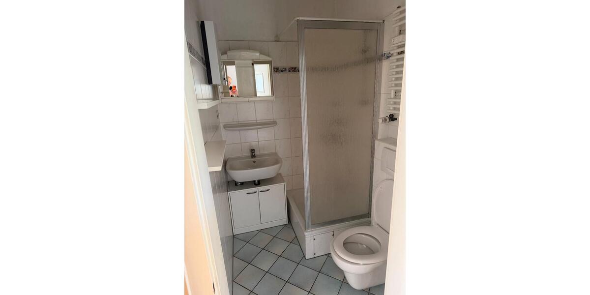 Etagenwohnung Duisburg Duisburg-Mitte - 1 Zimmer, 30 m&sup2;, 240&euro; | Angebot:26378873