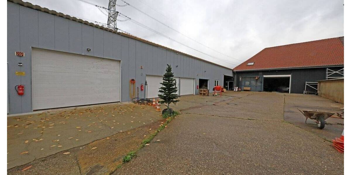 Immobilien-Richter: Autohalle und Garagen zimmer