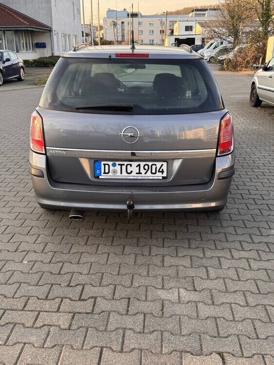 Opel Astra H 158.000 km 3.590 € Düsseldorf 40213