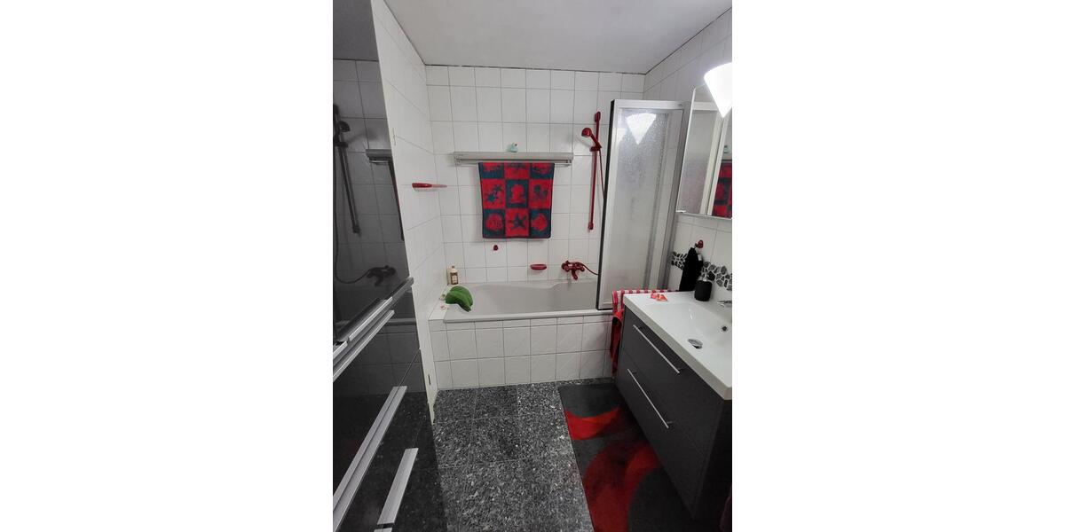 Großzügige DG-Wohnung in ruhiger Lage ohne Provision 4.5 zimmer