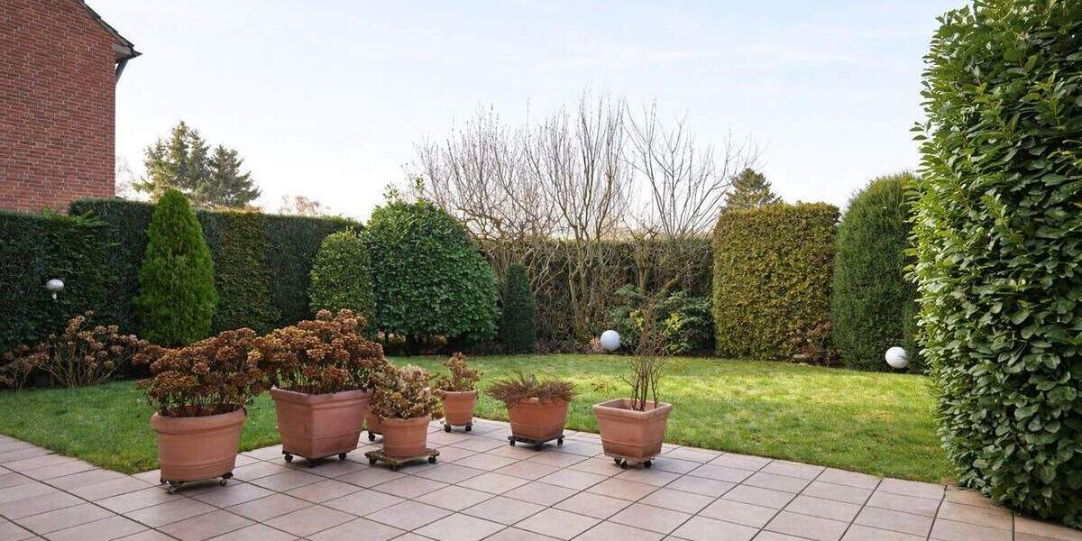 Bockumer Platz! Schöne Erdgeschosswohnung mit großer Terrasse, eigenem Garten und Garage 2 zimmer