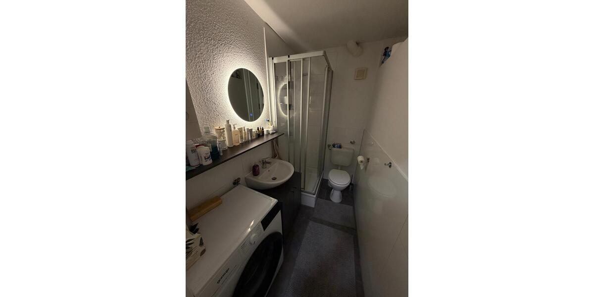 Etagenwohnung Düsseldorf Oberbilk - 3 Zimmer, 94 m&sup2;, 1.278&euro; | Angebot:26385455